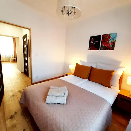 Daire Easy Rent - Furmanska Przy Zamku, Stare Miasto, 24h Check-in *